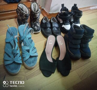 Босоножки, сандалии, шлепанцы: Обувь женская: босоножки на платформе 39 р; на каблуке 38 р. обувь
