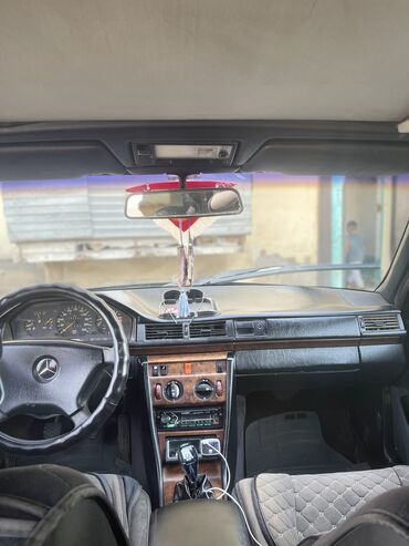 Mercedes-Benz: Mercedes-Benz W124: 1991 г., 2 л, Механика, Бензин, Седан
