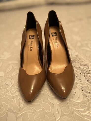 германский обувь: Туфли 36, цвет - Бежевый