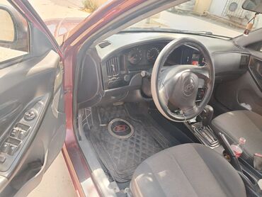 Hyundai: Hyundai Elantra: 1.6 l | 2005 il Sedan — 6