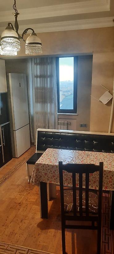 Uzunmüddətli kirayə mənzillər: Mənzildə 2 otaq planı: geniş dəhlizdən qonaq otağına və ayrıca mətbəxə — 5