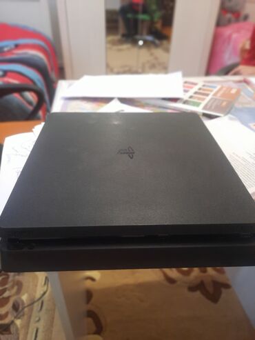 sony z1 compact: Ps 4 satilir,2 eded pultu var,sekil real sekildi,yaddasi 1,icinde 14