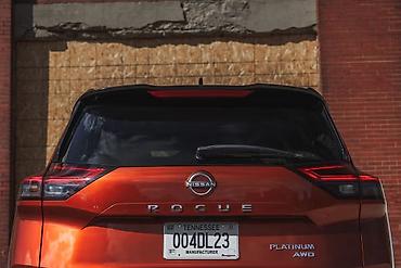 Стекла и комплектующие: Стекло Заднее Nissan, 2022 г., Б/у, Оригинал — 9