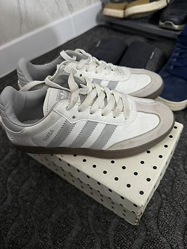 samba: Adidas Samba OG, белые/светло‑серые - Классическая модель Adidas — 2