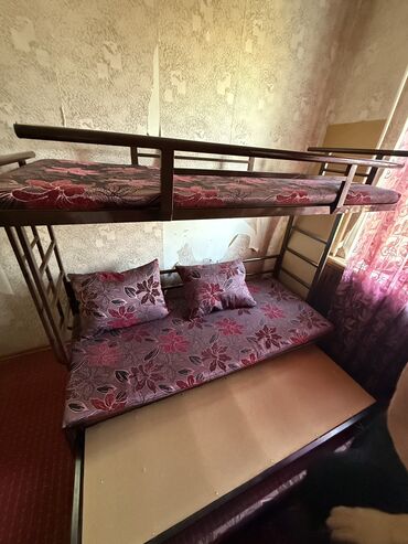 советские металлические кровати: Двухъярусная кровать, Б/у, Железо, С выкатной системой