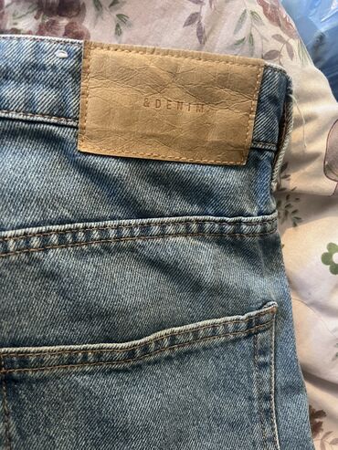 джинсы с подтяжками: Трубы, H&M, Высокая талия