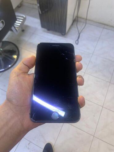Apple iPhone: IPhone 8 Plus, 64 GB, Barmaq izi