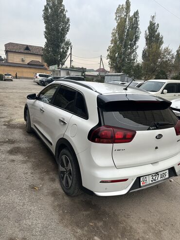 машина гоф: Kia Niro: 2018 г., 1.6 л, Типтроник, Гибрид, Кроссовер