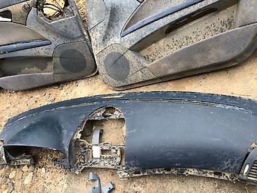 Avtomobil salonu üçün digər detallar: Mercedes-Benz W211, 2004 il — 7