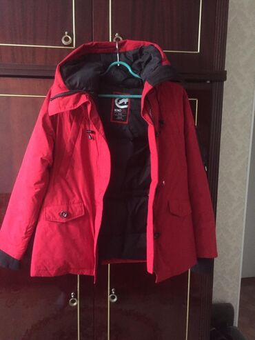 женские зимние куртки: Куртка женская зимняя, водооталкивающая ткань размер М