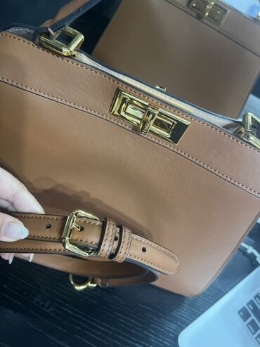 4 lü çantalar: Çiyin çantası, Fendi, İşlənmiş