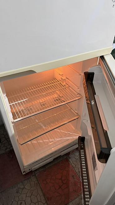 Ашкана техникасы: Холодильник GoldStar (LG) двухкамерный, белый/бежевый - Конструкция — 4