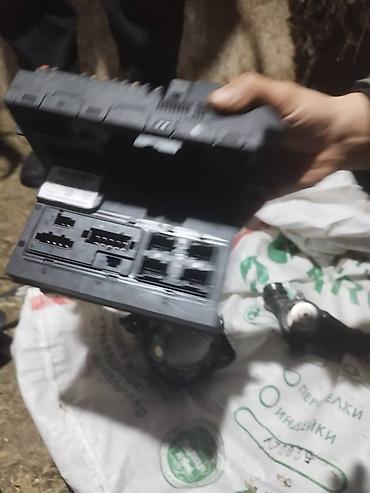 Панели, обшивки: Запчасть на Мерседес 211 Фара простой правая сторона Болоки,рамки — 12