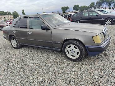 салон машины: Mercedes-Benz W124: 1988 г., 2.3 л, Механика, Бензин, Седан — 2