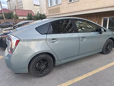 экономия бензин: Toyota Prius: 2014 г., 1.8 л, Вариатор, Гибрид, Хэтчбэк — 2