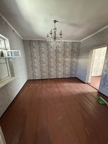 дом в военно антоновке: Полдома, 38 м², 2 комнаты, Собственник, Старый ремонт