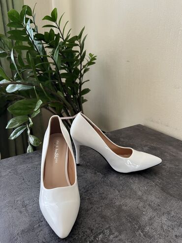 польская обувь: Туфли 40, цвет - Белый