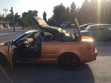 Audi: Audi A4 Cabriolet – kabriolet, fərqli mis-bürünc rəngdə Xarici: - — 8