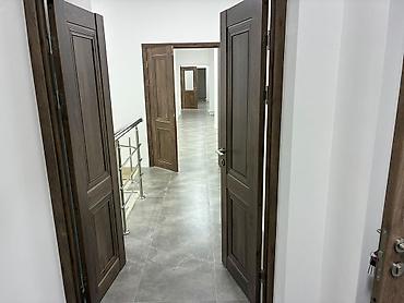 Аренда офисов: Эркиндик Сдаются офисы -230 кВ( 2 этаж) -240 кв( 2 этаж) -84 кВ (1 — 15