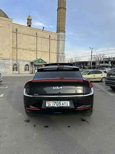 Kia: Kia EV6: 2022 г., Электромобиль, Кроссовер — 3