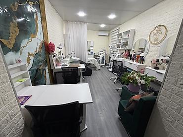 Gözəllik/stilistika studiyası – tam təchizatlı iş məkanı Salona dirnaq