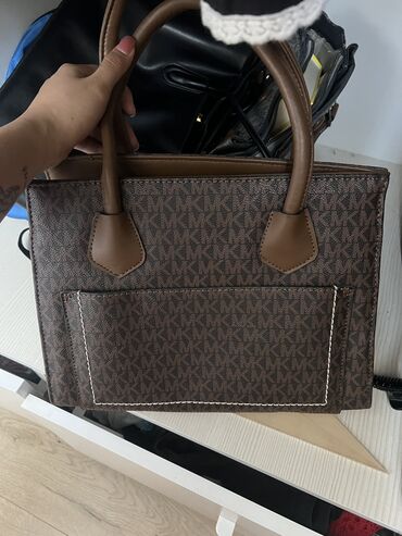 сколько стоят золотые обручальные кольца: Классическая сумка, Michael Kors, Женские, Б/у