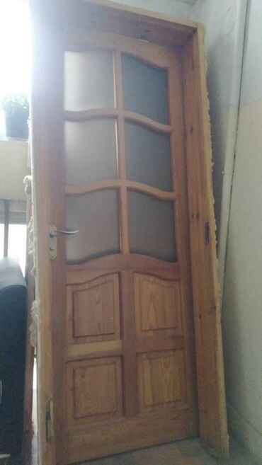 işləmiş taxta qapı: Yaxshi veziyetdedi 3 ededdi qelib baxa bilersiz 2 eded de var
