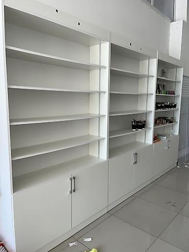 vitrin dolab: Ağ rəngli vitrin rəf sistemi - Modul quruluş: yanyana qoşula bilən — 3