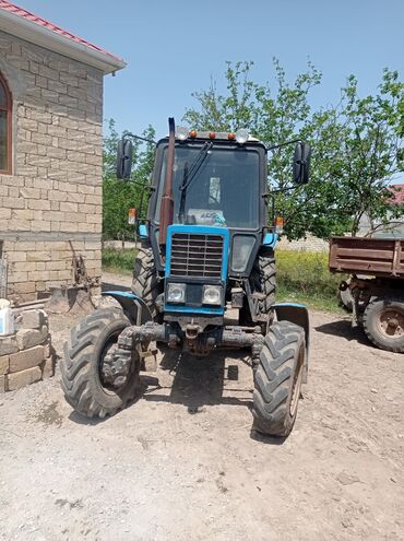 aqrar kend teserrufati texnika traktor satis bazari: Traktor Belarus (MTZ) BELARUZ, 2007 il, 821 at gücü, motor 0.4 l, İşlənmiş
