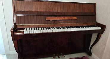 Upright pianino – “Goria” markası - Korpus: tünd qəhvəyi, cilalı ağac