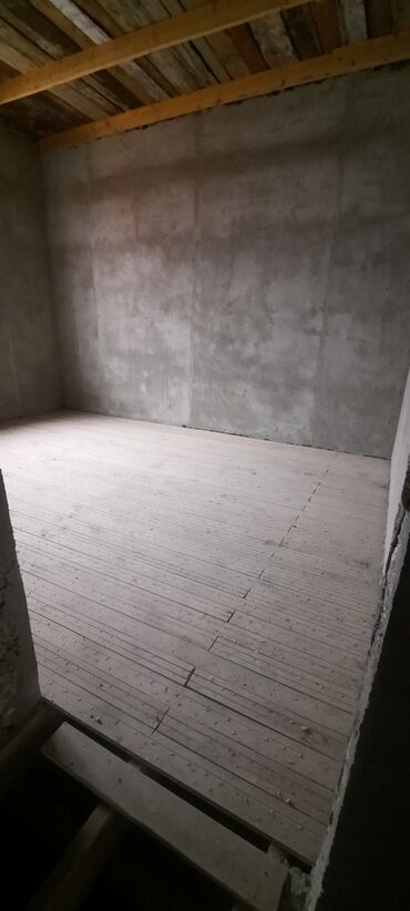 Həyət evləri və villaların satışı: Binə 4 otaqlı, 110 kv. m, Təmirsiz — 5