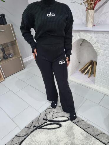 Kompleti: Trikotaza rastegljivi .Miu Miu,alo,oysho,I jos modela universal merim — 2