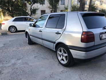 машины из россии: Volkswagen Golf: 1995 г., 2 л, Механика, Газ, Седан