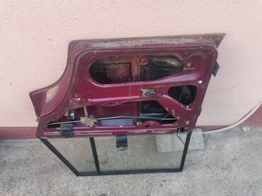 Auto delovi: Vrata zadnja desna Lada 2104 Karavan(bordo). Skinuta sa rastavljenog — 14