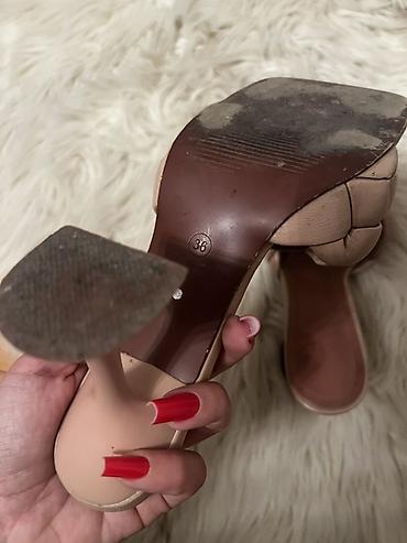 Tərliklər: Bej rəngli qadın topuqlu muller (36 ölçü) - Rəng: açıq bej/nude - — 4