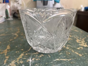 qab qaşıqlar: Kəsilmiş naxışlı şüşə qablar (2 ədəd) - Material: qalın, şəffaf şüşə