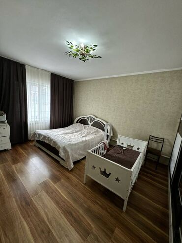дом в районе пишпек: Үй, 200 кв. м, 5 бөлмө, Кыймылсыз мүлк агенттиги, Косметикалык оңдоо
