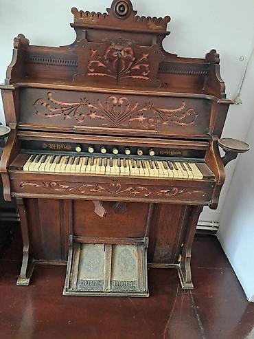 Musiqi alətləri: Antik harmonium/ayaq pedallı orqan - Növü: Mexaniki hava körpülü — 1