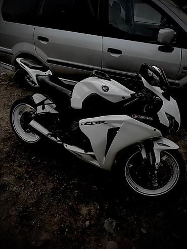 Транспорт: Honda CBR1000RR Fireblade, спортивный мотоцикл литрового класса — 6