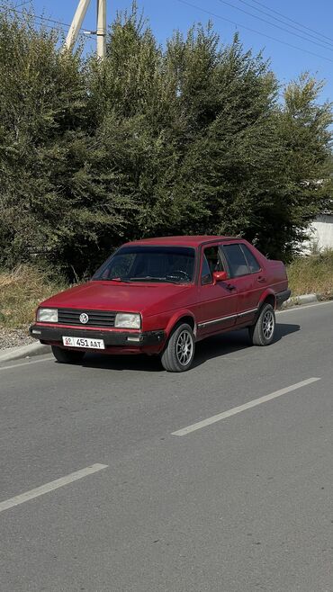 объем 1: Volkswagen Jetta: 1987 г., 1.8 л, Механика, Бензин, Седан