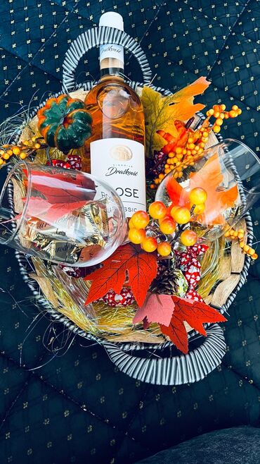 Kompleti namirnica: Poklon aranžmani – premium setovi sa pićem i dekoracijom - Ručno — 9