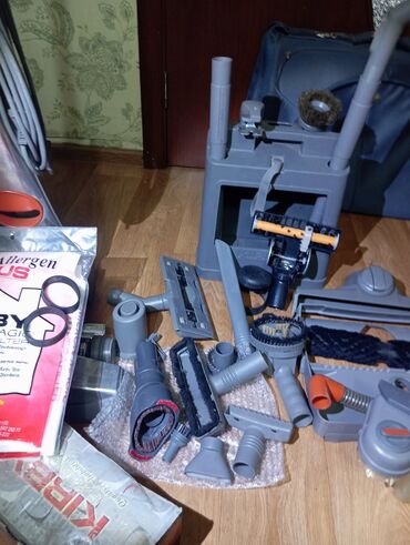 Пылесосы: Пылесос, Моющий, Сухая, Влажная, Смешанная, Контейнер, Мешок, Циклонный фильтр — 13