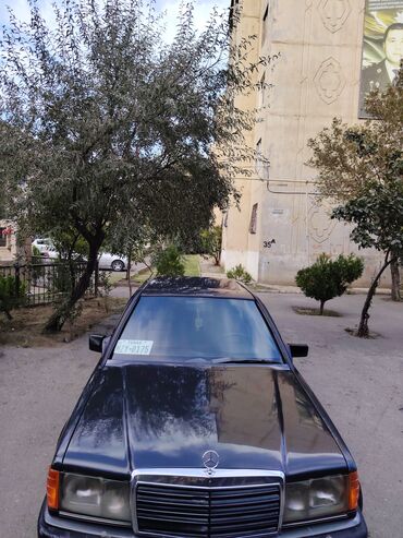 Mercedes-Benz: Mercedes-Benz 190 (W201) sedan - Kuzov: qara rəng, 4 qapı, sunroof — 3