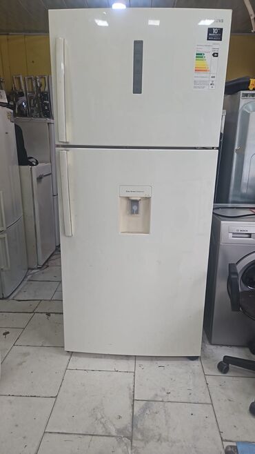 qab yuyan xanim: 2 qapılı Samsung Soyuducu Satılır, rəng - Ağ, Dispenserli