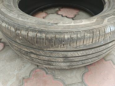 Шиналар жана дисктер: Продается шины 235/55 R19. На обоих шинах есть маленькие латки видно