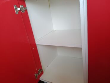Mətbəx mebelinin Alt hissələri satılır mebel yenidir 1 il olmaz