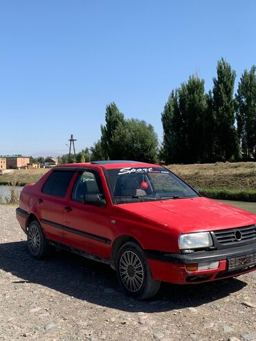 жетта машина: Volkswagen Vento: 1992 г., 1.8 л, Механика, Бензин, Седан
