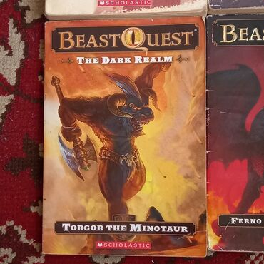 İngilis dili: İngilis dilində nağıllar və əfsanələr kitabları - Sayı 9 ədəddir. - — 10