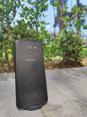 samsung j6: Samsung Galaxy J6 2018, 32 GB, rəng - Qara, Düyməli, Barmaq izi, Face ID
