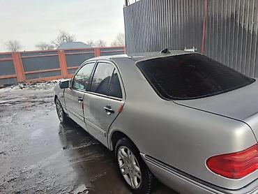 Mercedes-Benz: Mercedes-Benz E-Class: 1995 г., 2.3 л, Механика, Газ, Седан — 7